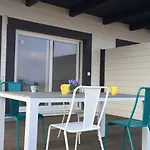 Madera Y Mar Isla